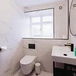Host & - Iris Apartment *